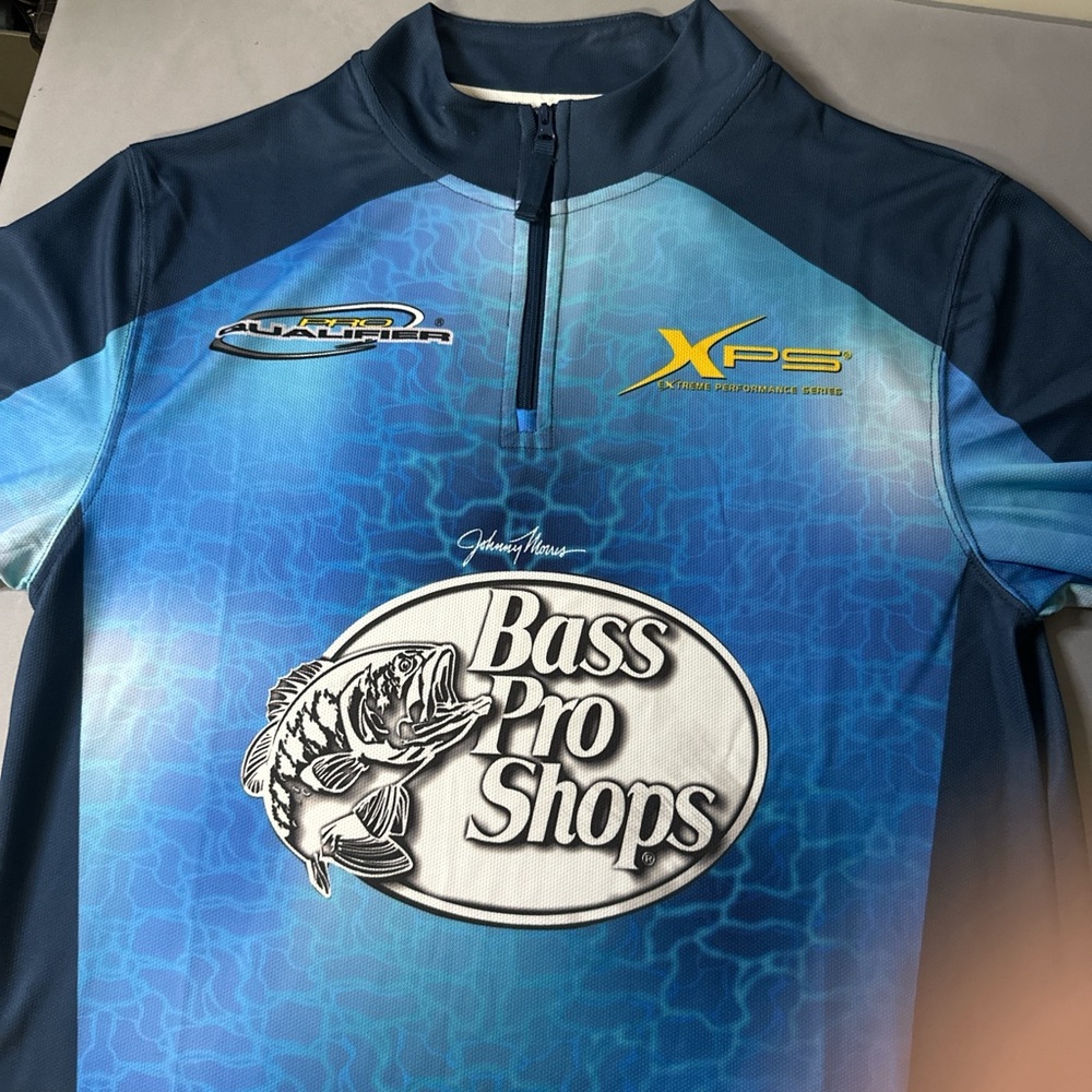 Bass Pro Shops Blue Gradient Men's Rash Guard. Small